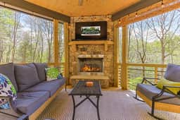 Creekside Solace by Mountain Oasis | Near Aska Adventure Area - Image 4