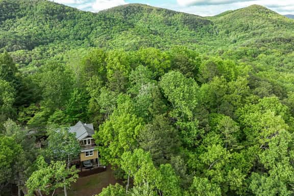 High Hopes by Mountain Oasis | Mountain View in Walnut Mountain - Image 2