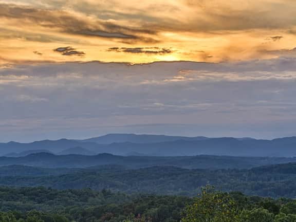 Nature's Loft by Mountain Oasis | Sunset Mountain Views - Image 3