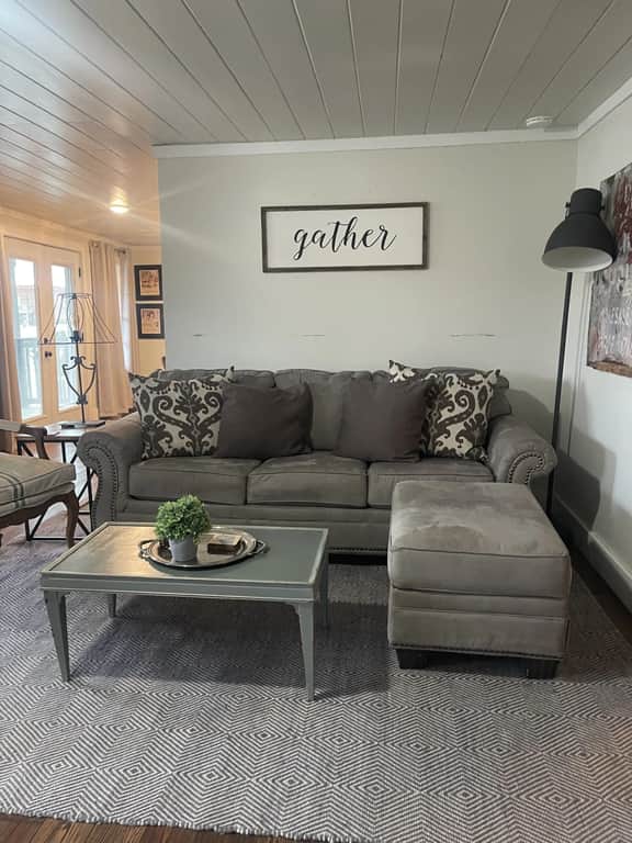 Downtown Bungalow by Mountain Oasis | Walking Distance to Square - Image 4