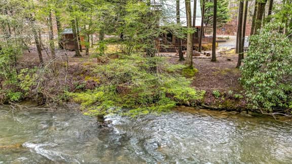Reeling 'Em Inn by Mountain Oasis | Fightingtown Creekfront - Image 3