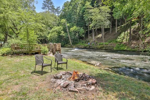 Cartecay Riverhouse by Mountain Oasis | Rustic Riverfront Cabin - Image 2