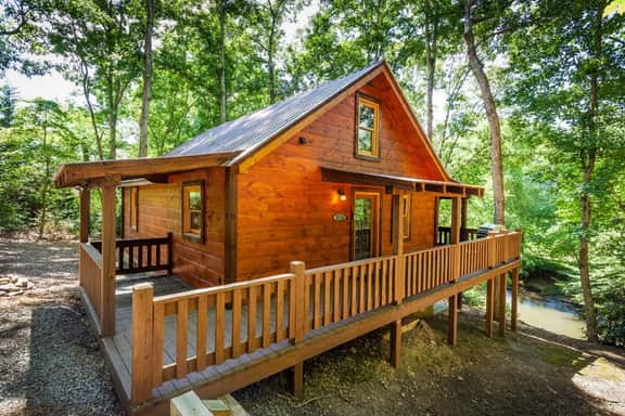 Cartecay Fever by Mountain Oasis | Riverfront Cabin in Ellijay - Image 2