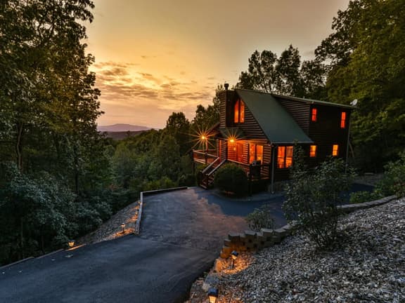 Nature's Loft by Mountain Oasis | Sunset Mountain Views - Image 1