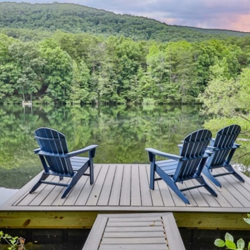 LallyBroch on the Lake by Mountain Oasis | Lakefront Cabin