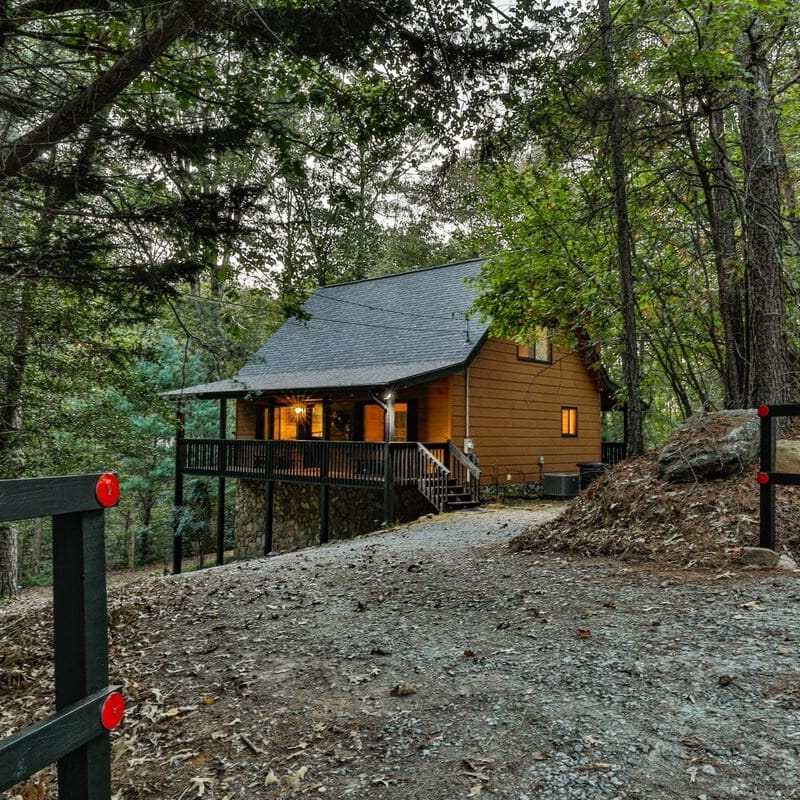 Bronze Bow Cabin By Mountain Oasis | Cozy Cabin in Ellijay